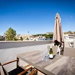 Vivi Homes - Alira, Pool, Terrace, Close To Appartement