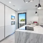 Appartement Vivi Homes - Alira, Pool, Terrace, Close To