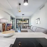 Vivi Homes - Alira, Pool, Terrace, Close To Appartement