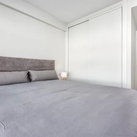 Vivi Homes - Alira, Pool, Terrace, Close To Apartamento
